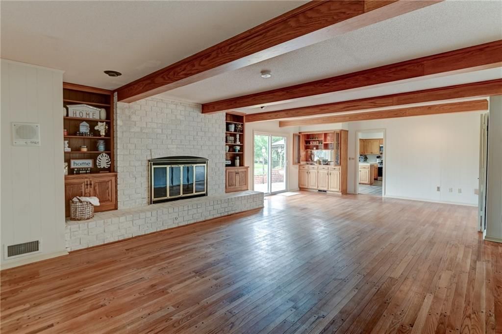 917 Country Club Drive — photo 17