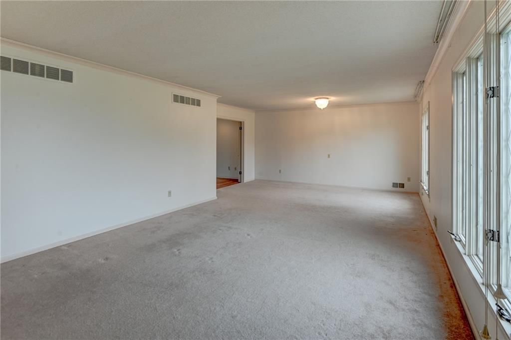 917 Country Club Drive — photo 22