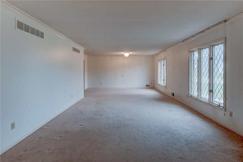 917 Country Club Drive — photo 23