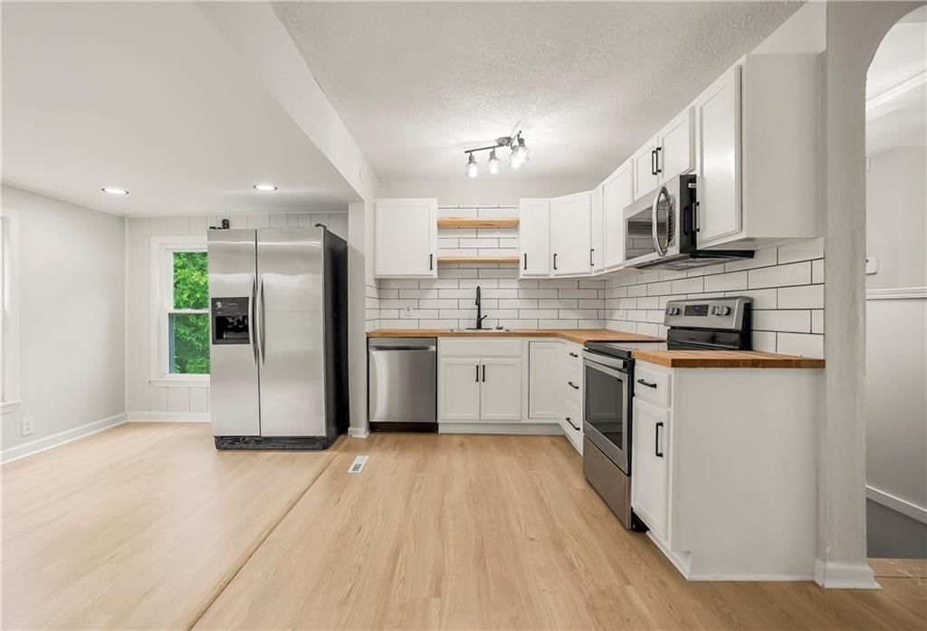 4742 Norton Circle — photo 3