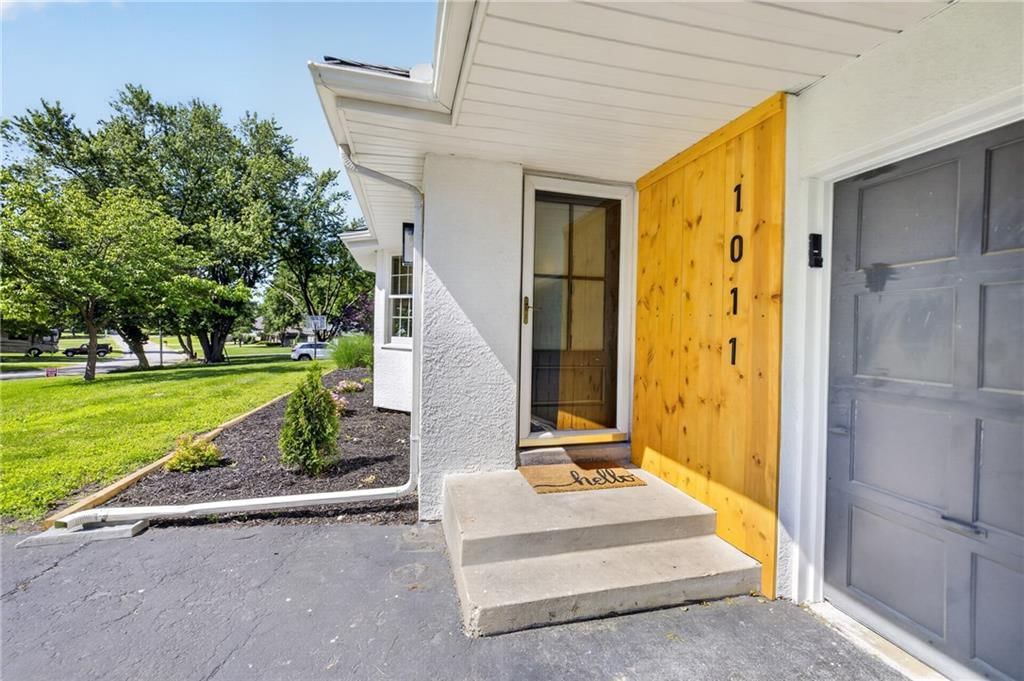1011 Tam Oshanter Drive — photo 2