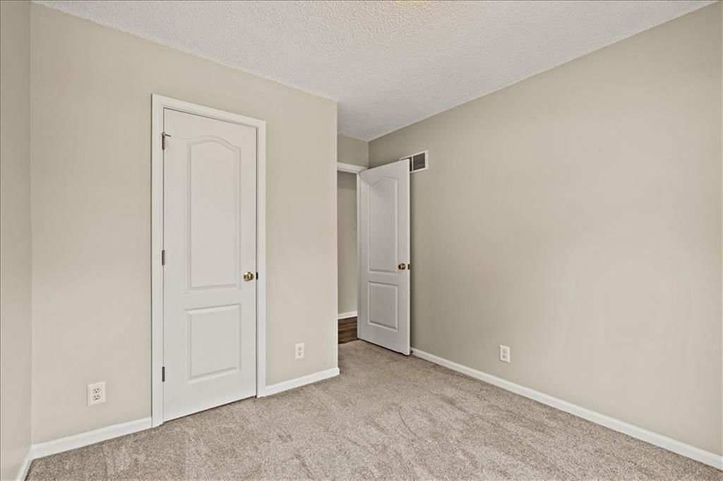11027 N Mckinley Avenue — photo 18