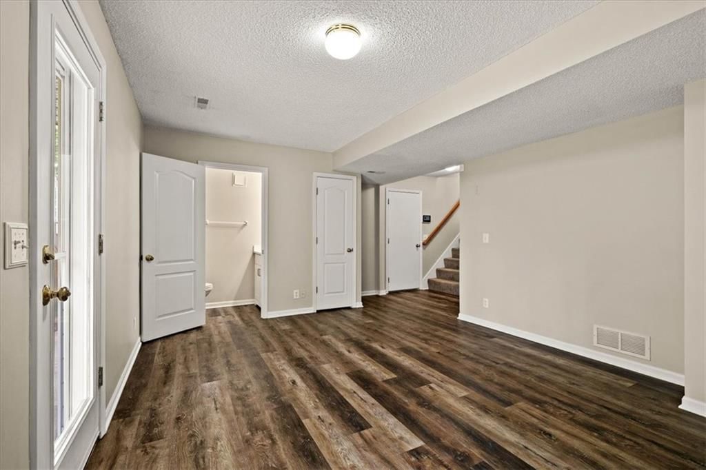11027 N Mckinley Avenue — photo 28