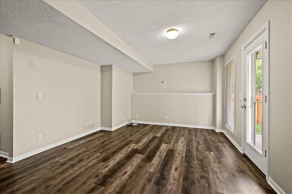 11027 N Mckinley Avenue — photo 29