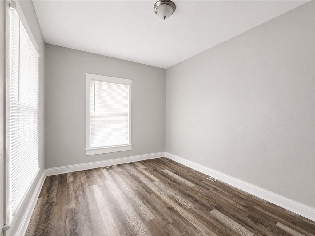 4546 S Benton Avenue — photo 6