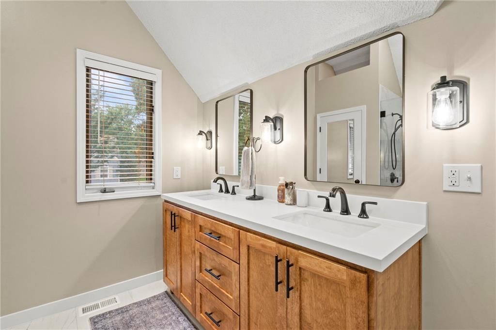 2108 SW Brookshire Drive — photo 25