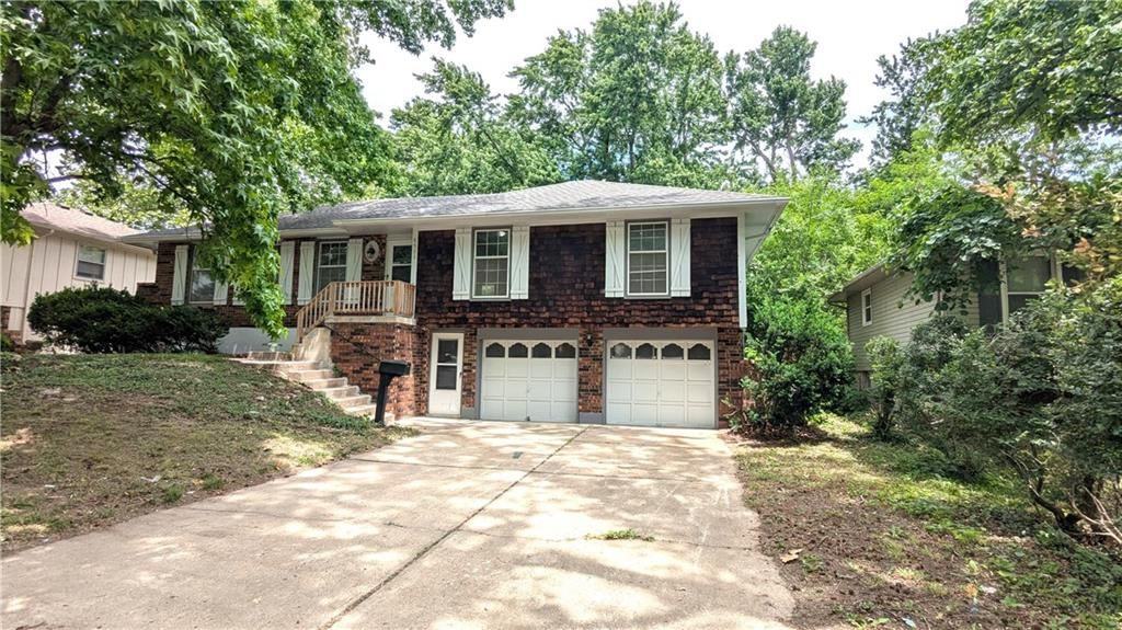 8933 Hunter Street — photo 2