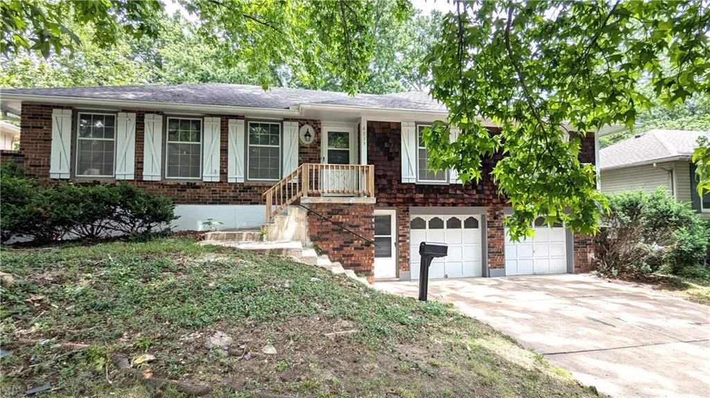 8933 Hunter Street — photo 3