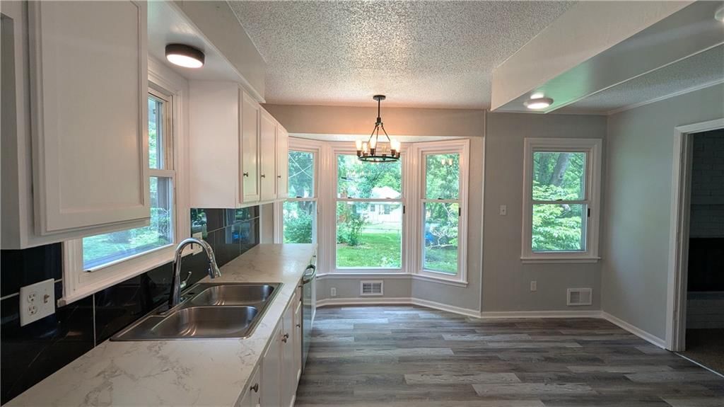 8933 Hunter Street — photo 15