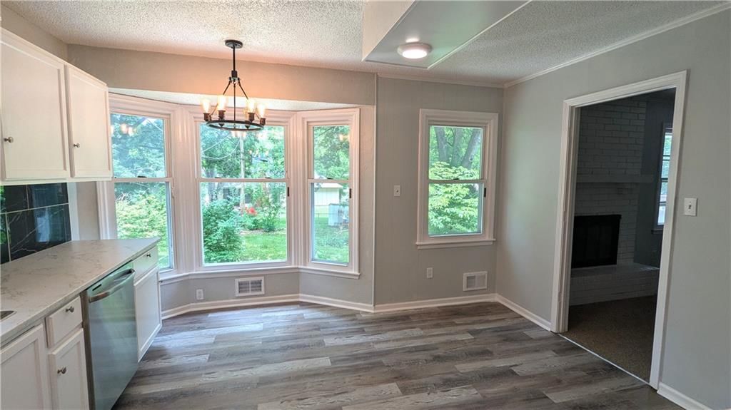 8933 Hunter Street — photo 17