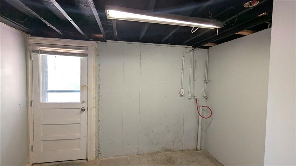 8933 Hunter Street — photo 42