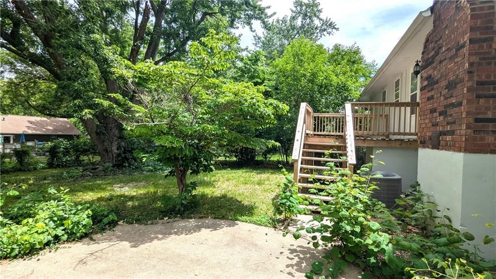 8933 Hunter Street — photo 45