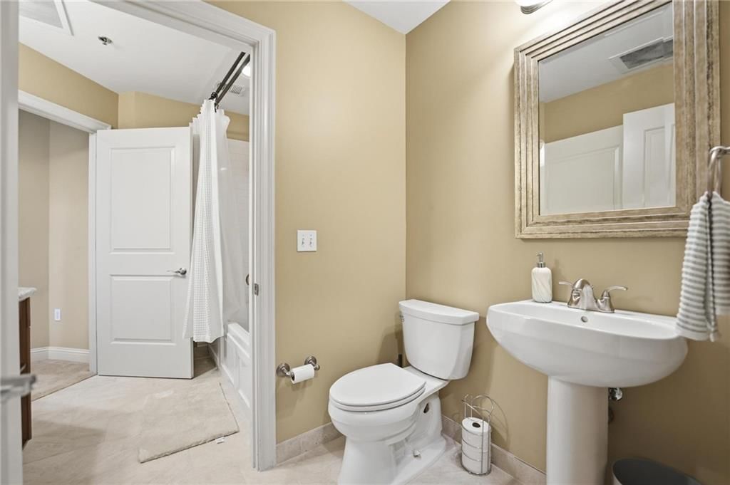 3800 N Mulberry Drive — photo 24
