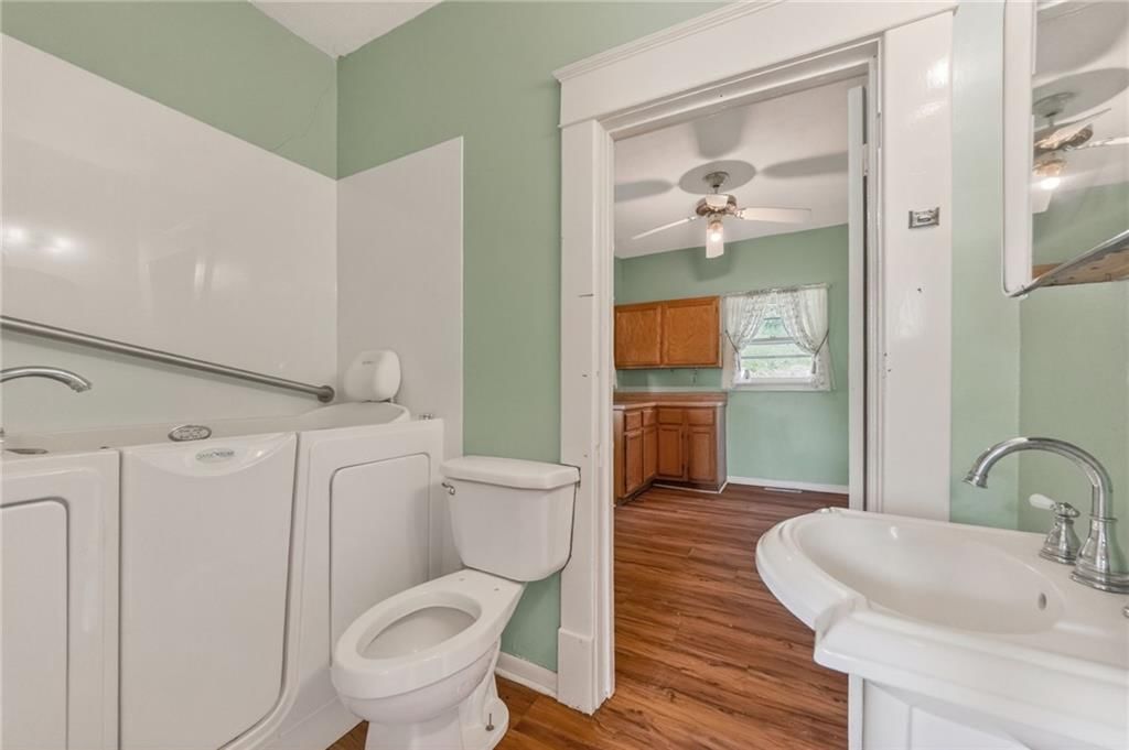 401 N Adams Street — photo 16