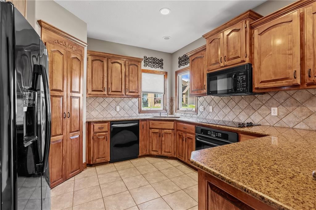 1709 Cambridge Circle — photo 13