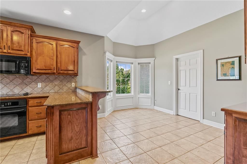 1709 Cambridge Circle — photo 14