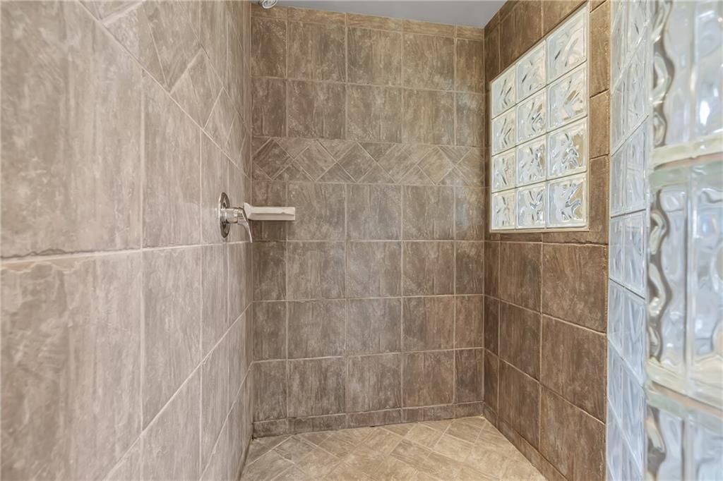 1709 Cambridge Circle — photo 23