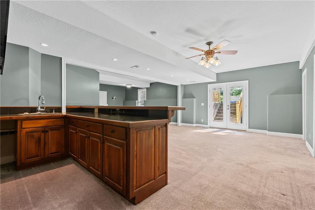 1709 Cambridge Circle — photo 32