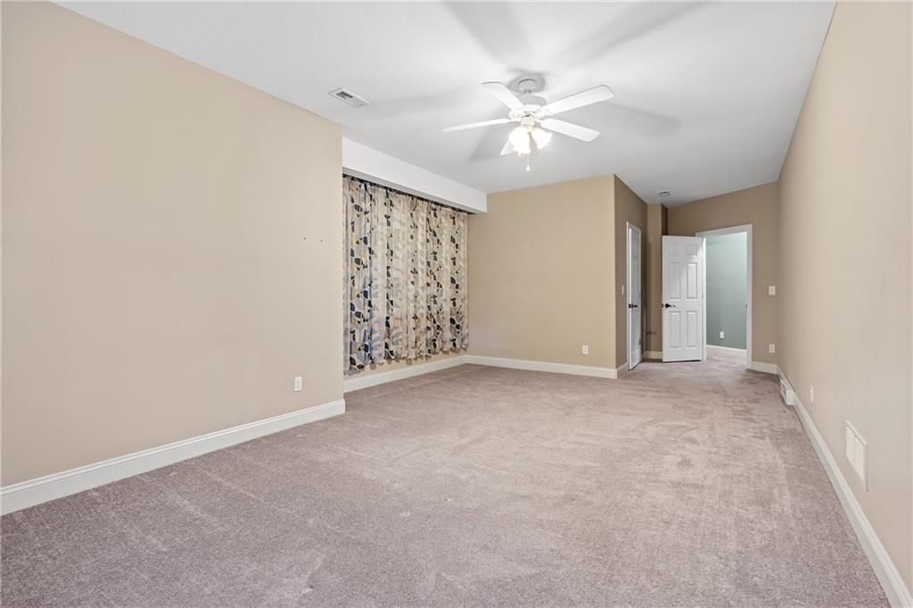 1709 Cambridge Circle — photo 35