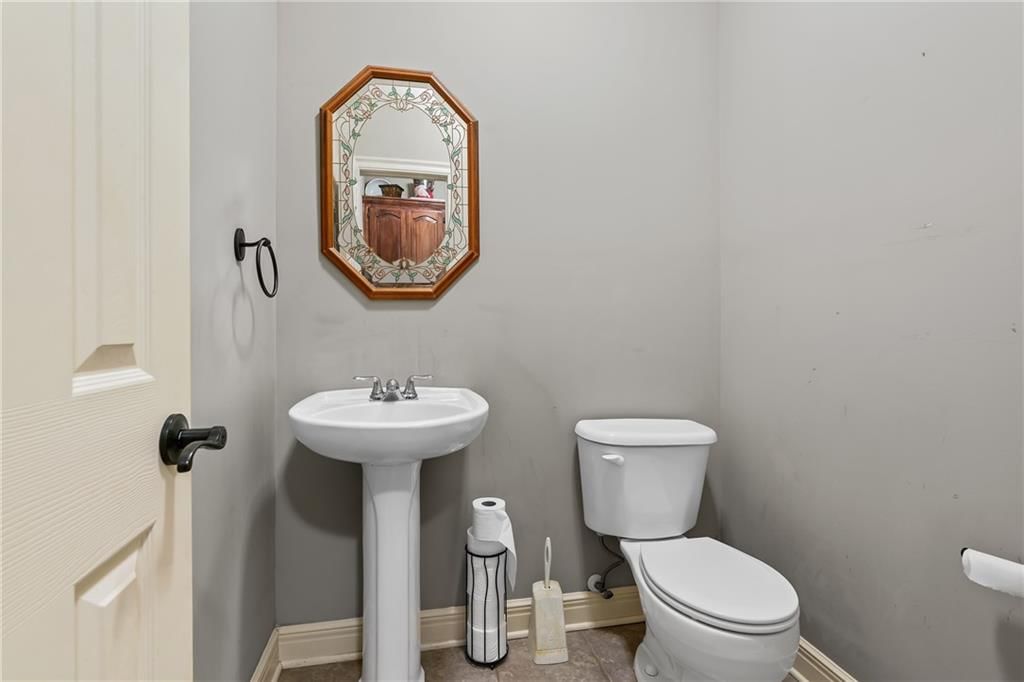 1709 Cambridge Circle — photo 38