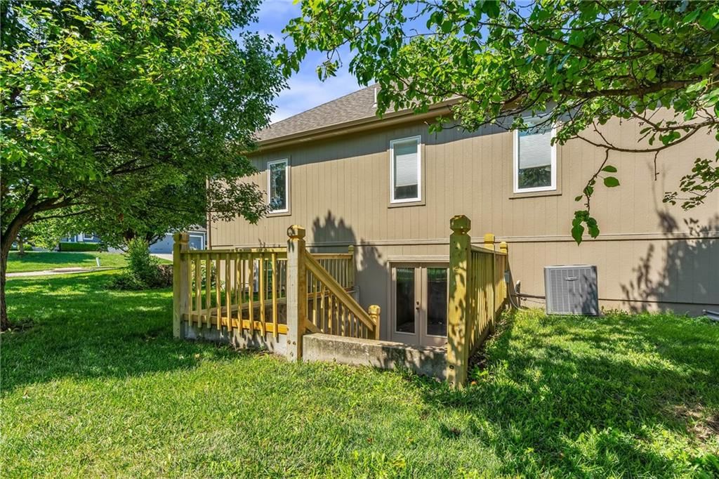 1709 Cambridge Circle — photo 41