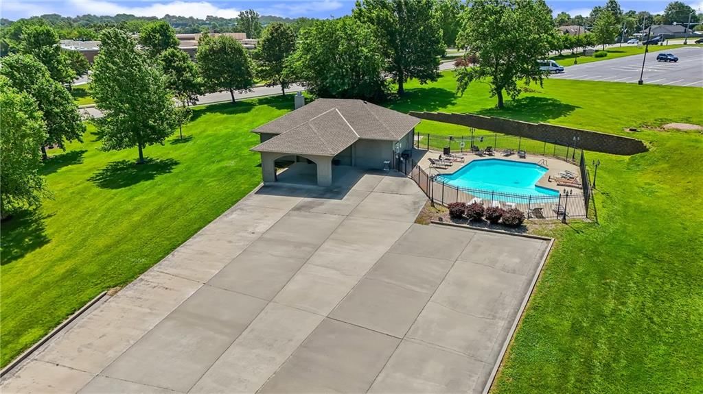1709 Cambridge Circle — photo 47
