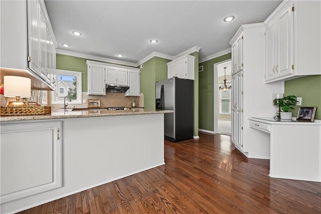 15727 S Widmer Street — photo 5