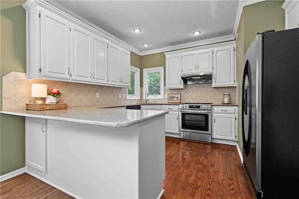 15727 S Widmer Street — photo 6