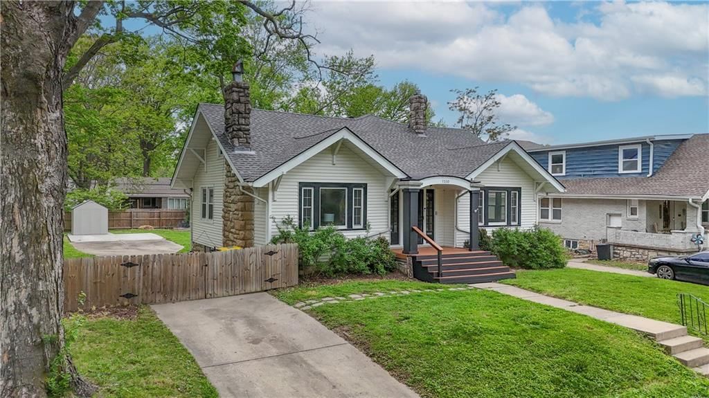 7530 Oak Street — photo 3