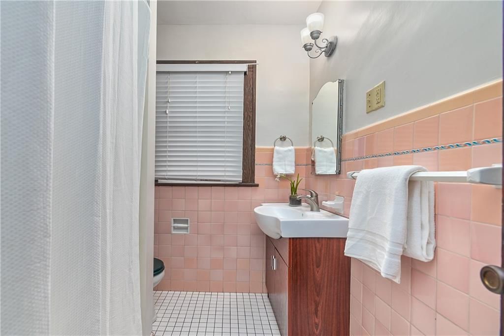 7530 Oak Street — photo 20