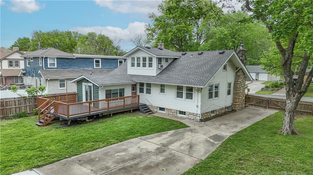 7530 Oak Street — photo 32