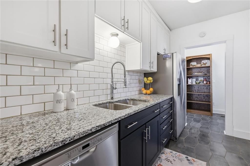 1116 W 41st Terrace — photo 10