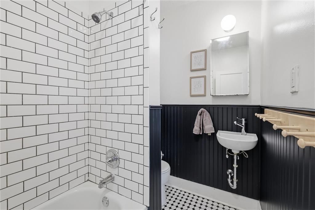 1116 W 41st Terrace — photo 17