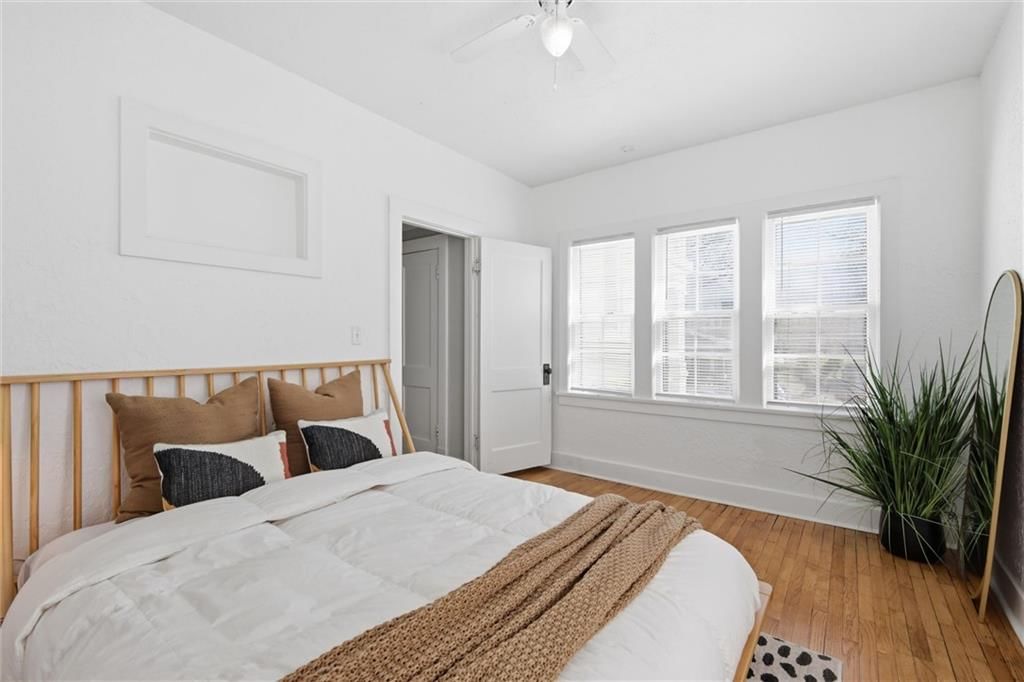 1116 W 41st Terrace — photo 18