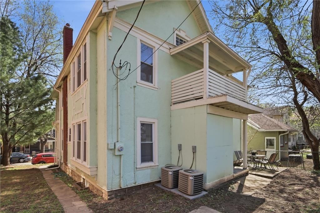 1116 W 41st Terrace — photo 30