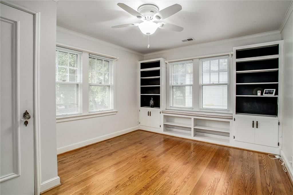 646 W 70th Terrace — photo 12