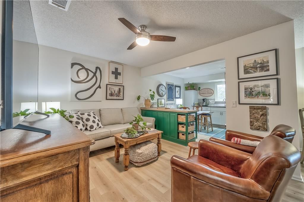 10746 Glenwood Street — photo 11