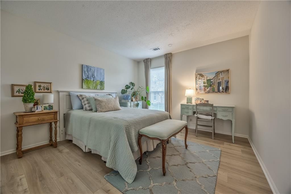 10746 Glenwood Street — photo 16