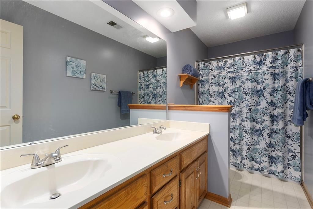 12628 Grandview Street — photo 36