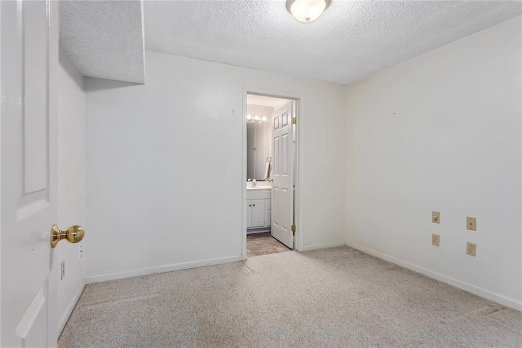 12628 Grandview Street — photo 43