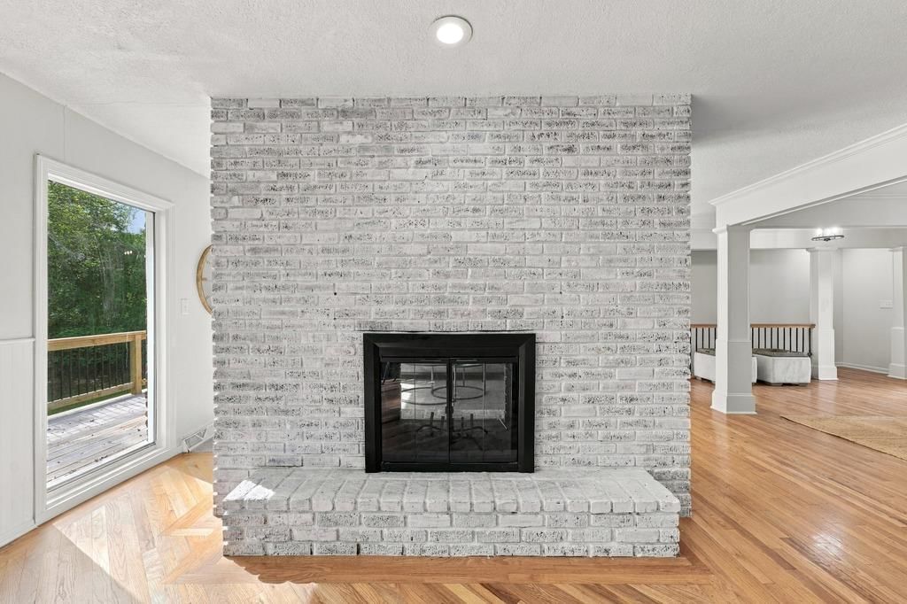 6261 NE Russell Road, Kansas City, MO