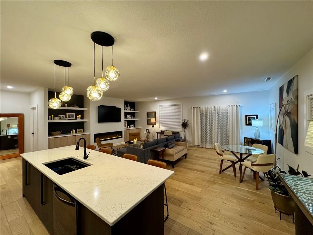 111 W 16th Terrace — photo 13