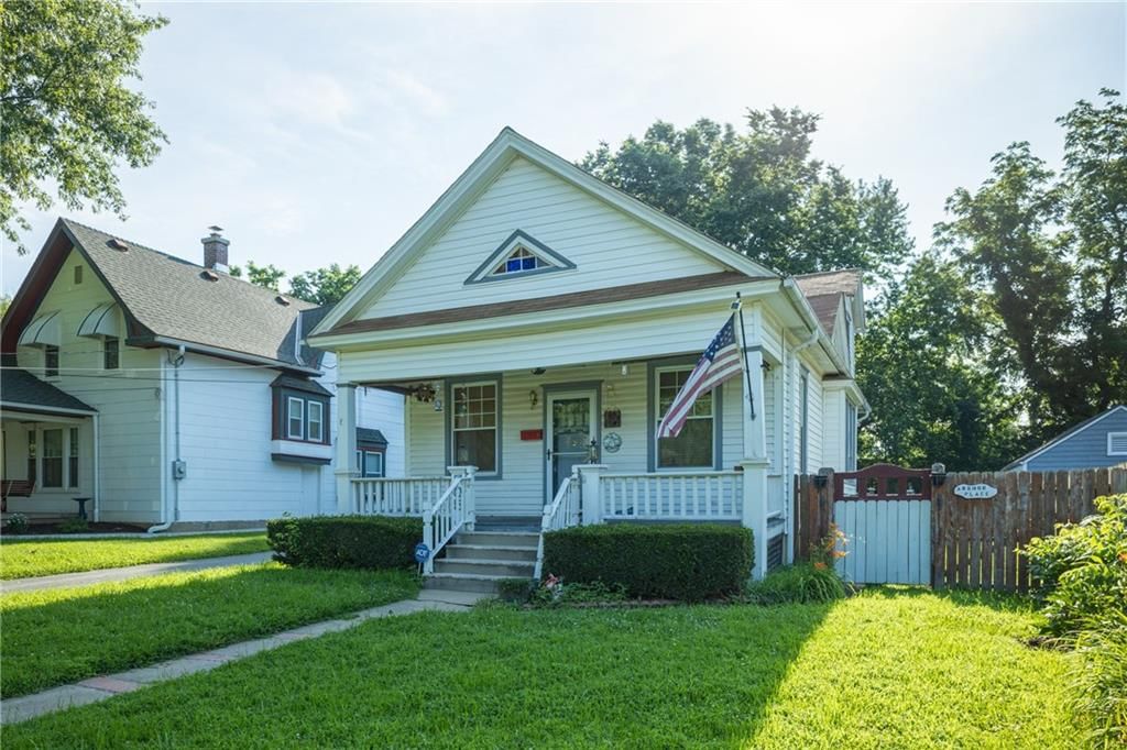 705 S Fuller Avenue — photo 2