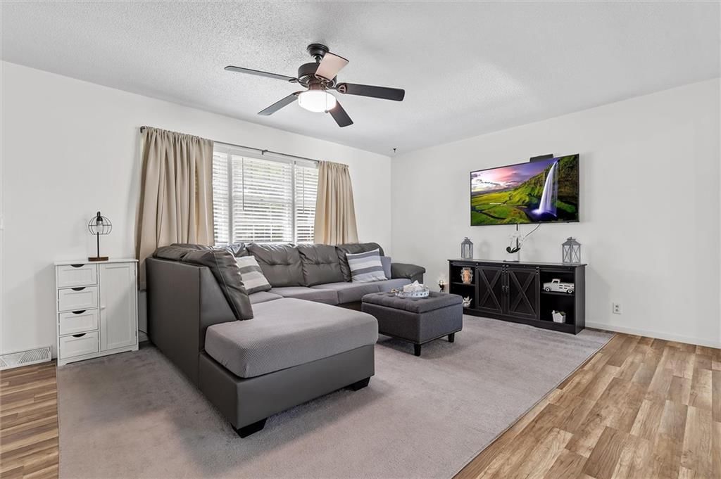 209 Augustus Drive — photo 3