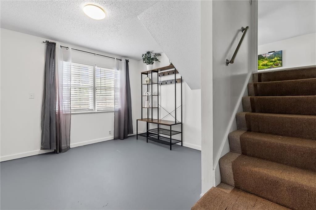209 Augustus Drive — photo 21