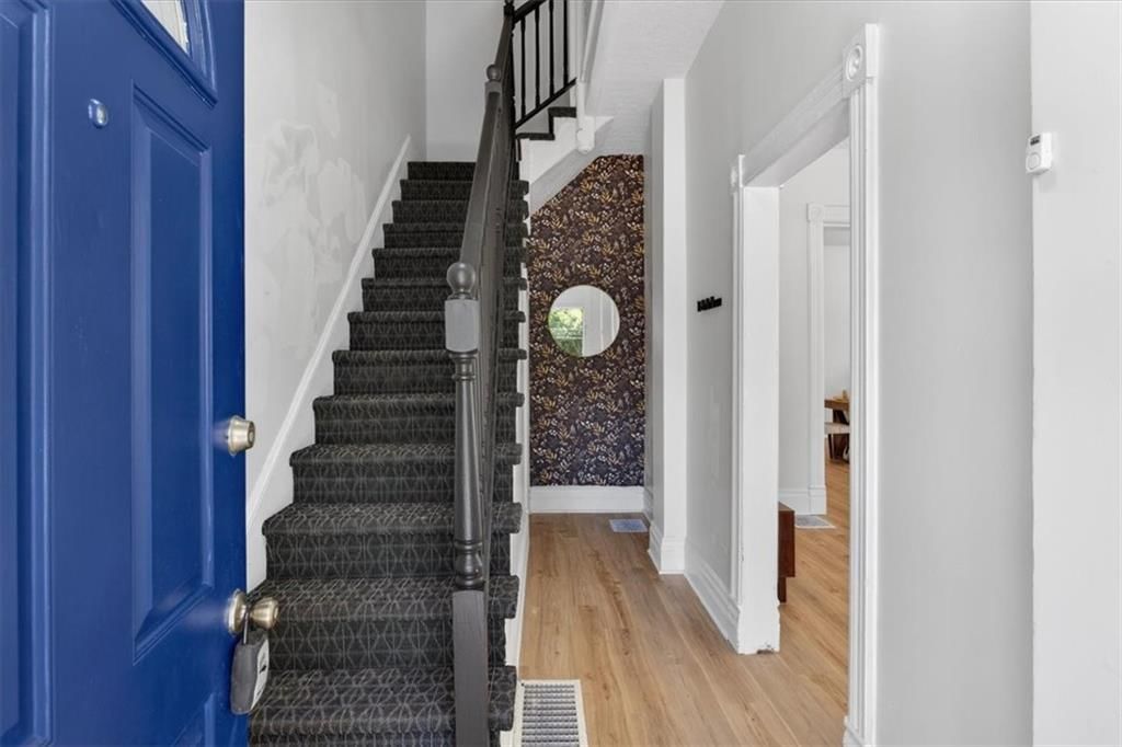 1821 S Sterling Avenue — photo 3