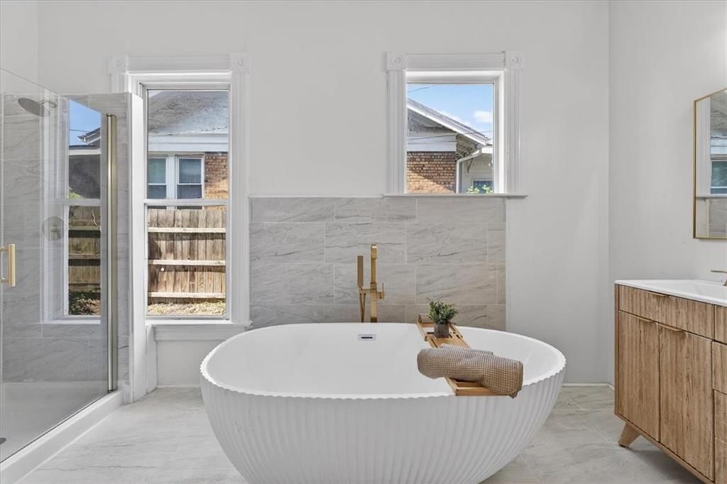 1821 S Sterling Avenue — photo 13