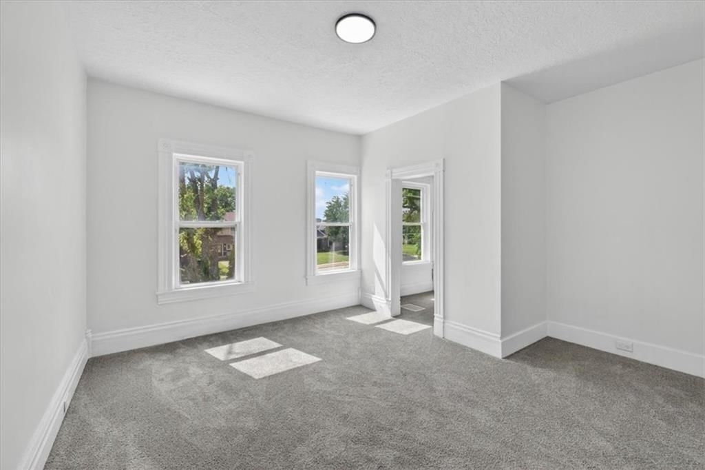 1821 S Sterling Avenue — photo 19