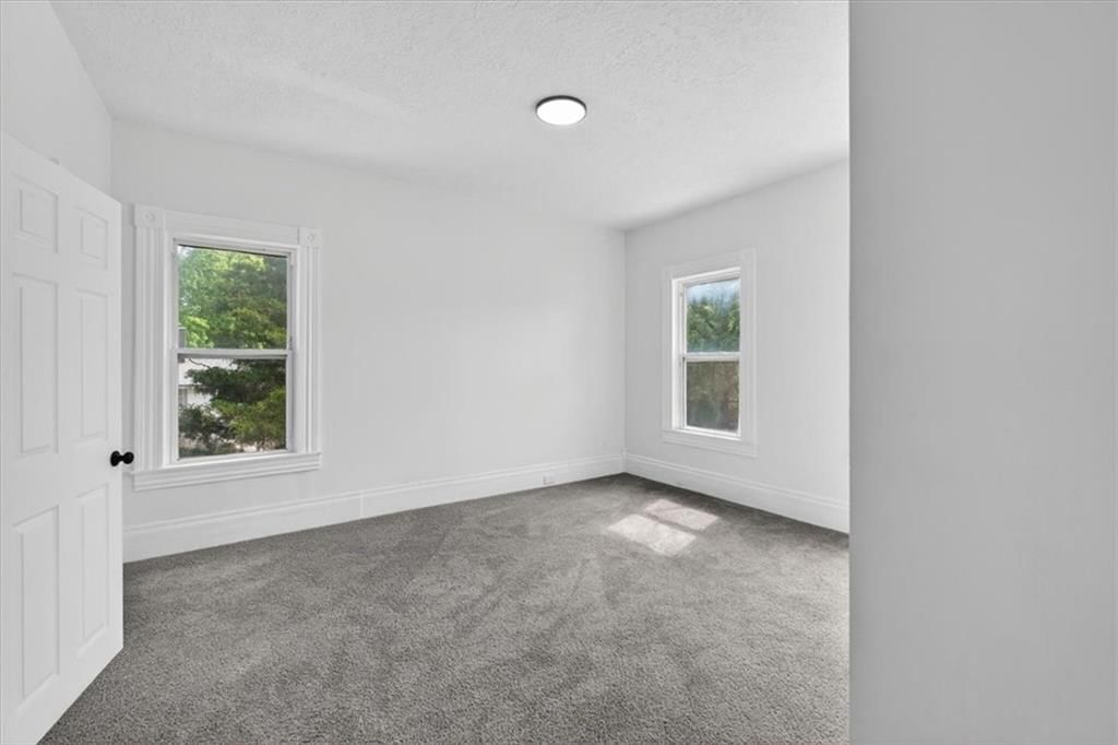 1821 S Sterling Avenue — photo 21