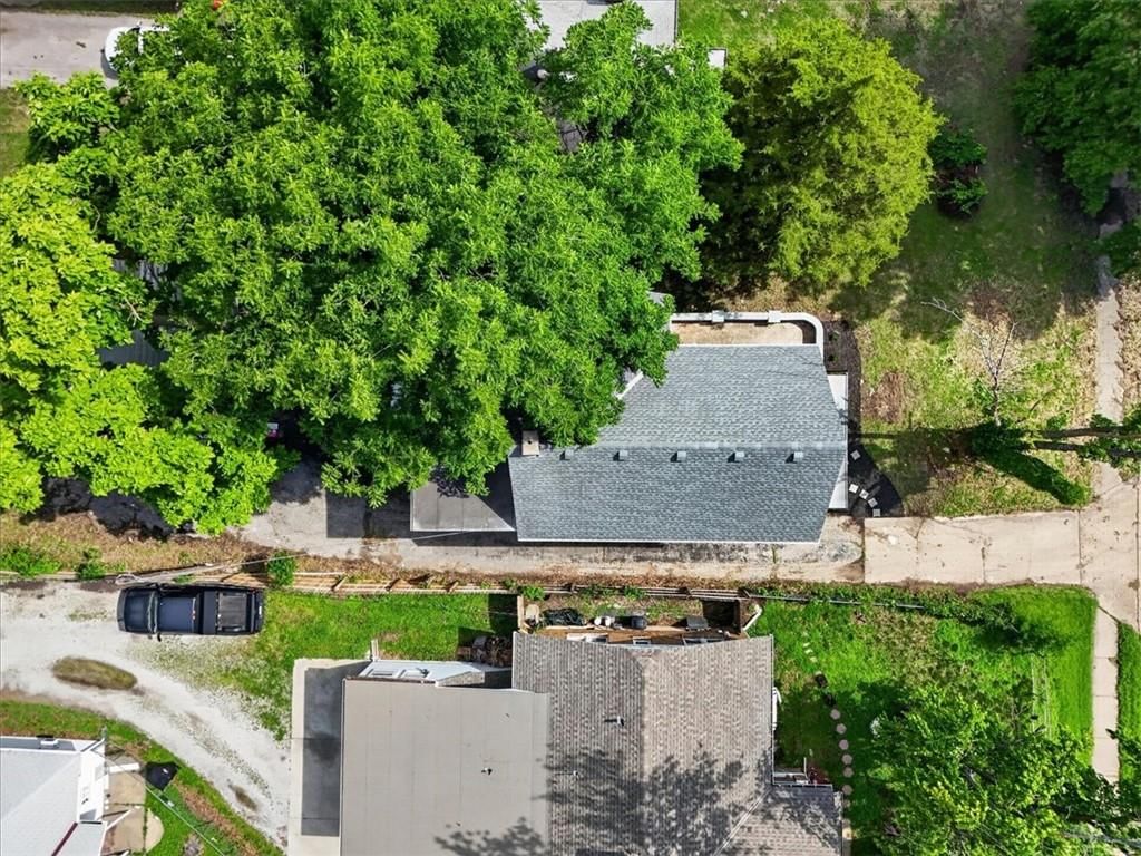 1821 S Sterling Avenue — photo 27